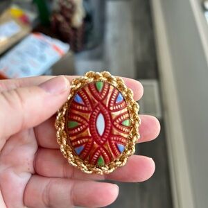 Edwardian vintage 1960 gold ornate brooch